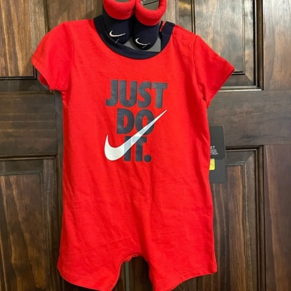 Nike unisex baby 2 piece set size 0-6 month - Picture 3 of 5